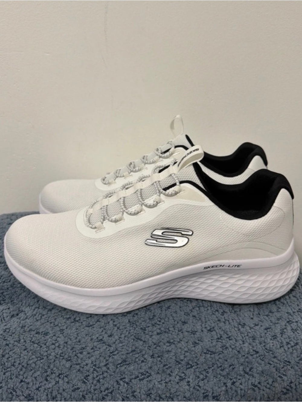 Skechers White and Black Slip-On Memory Foam Sneakers men’s size 10.5